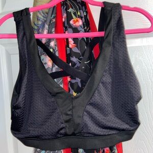 SHEIN Sports Bra with Crisscross Straps 3X